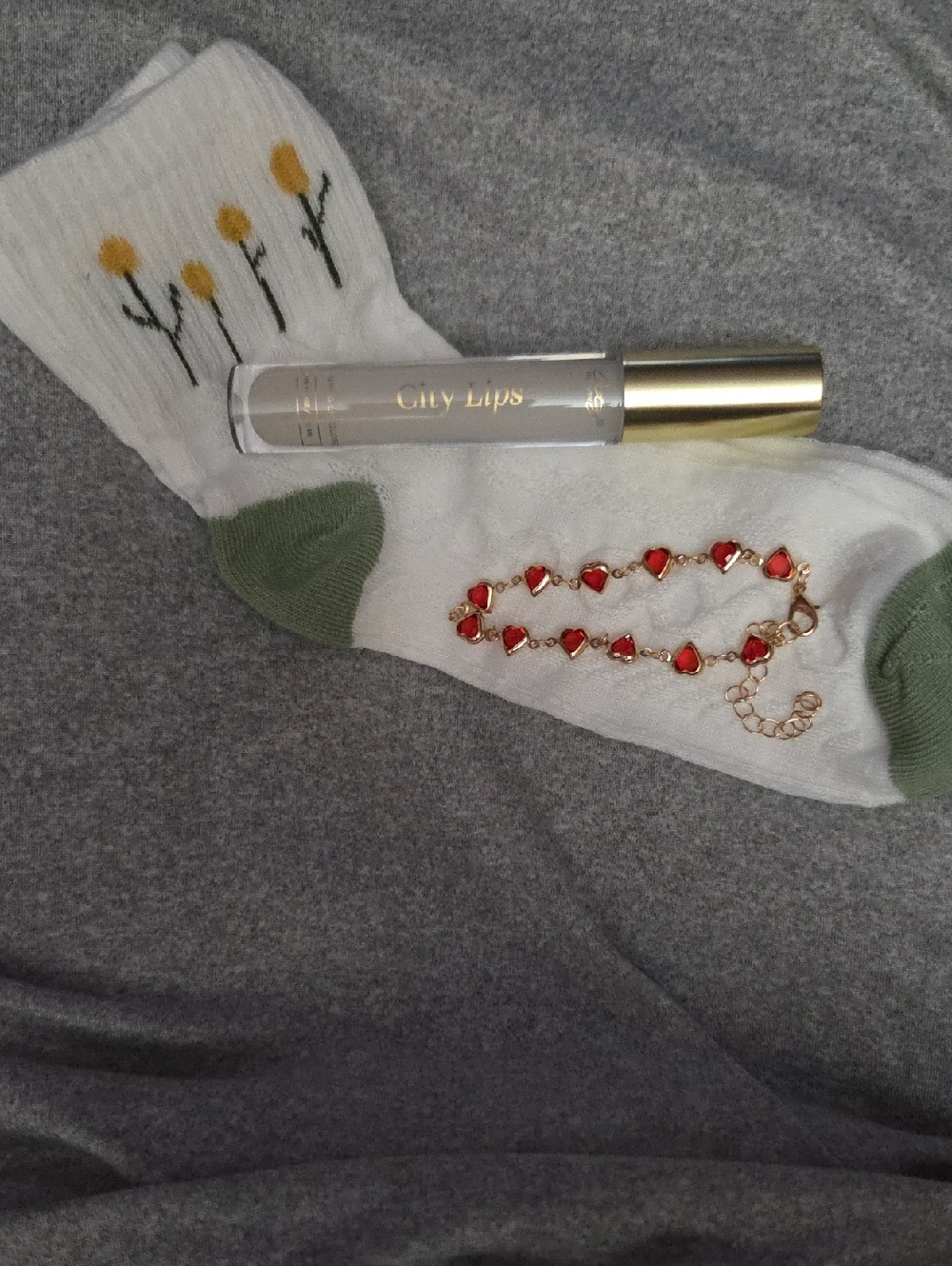 Bracelet Red Heart Gold Chain, Sockd Green White, City Lips Plump..new...bundle!